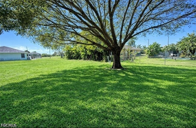 Building Photo - 2010 NE 13th Pl