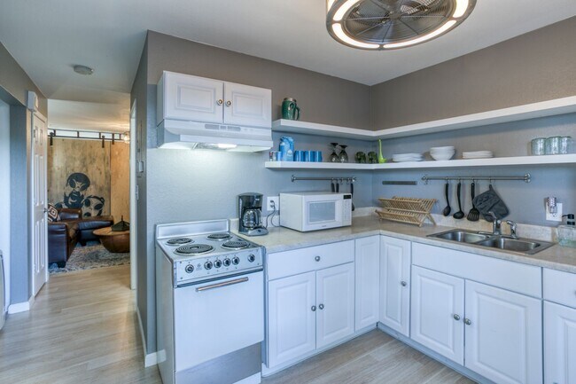 Building Photo - 61 S Sable Blvd