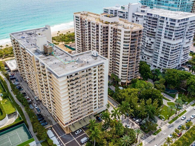 Building Photo - 10185 Collins Ave
