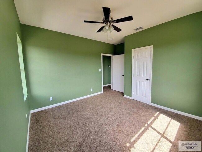 Building Photo - 510 W Buchanan St