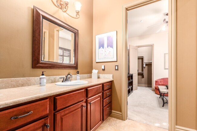 Stunning 3 bedroom, 2.5 bathroom home for lease in beautiful Rio Verde! - 26446 N Avenida del Ray