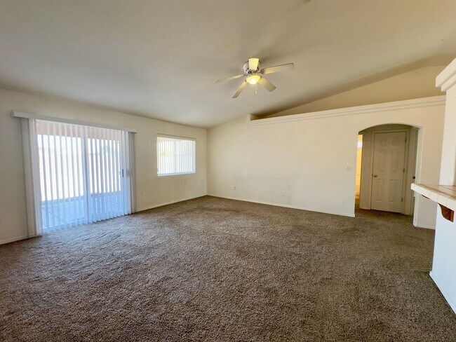 Building Photo - Nice Family Home