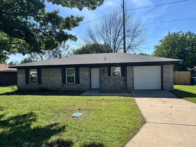 Building Photo - 821 Vernon Ct