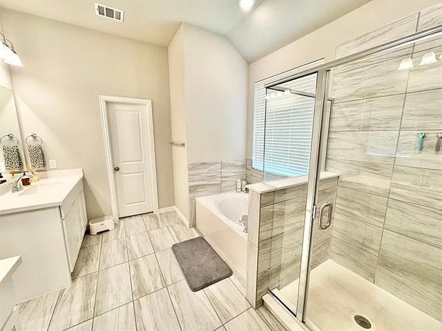 Building Photo - 809 Uplands Dr