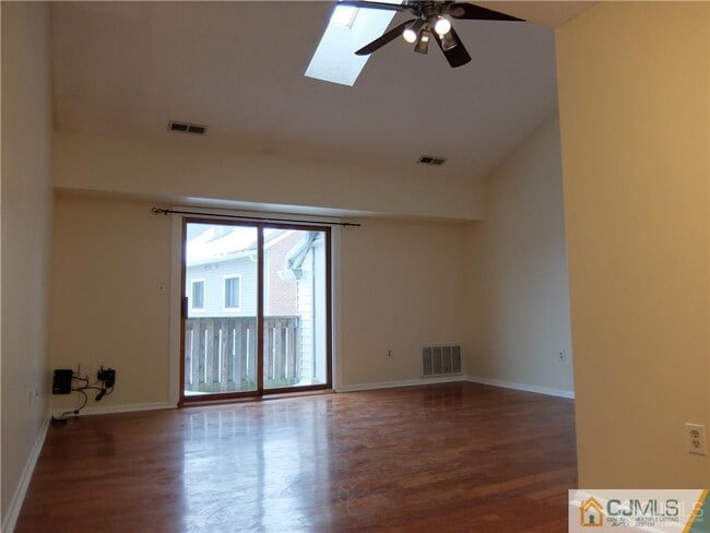 Building Photo - 4906 Ravens Crest Dr