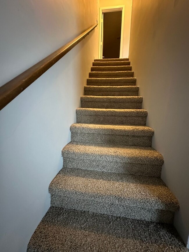 Building Photo - 2 Bedrooms 1.5 baths Townhouse, Kingsport TN