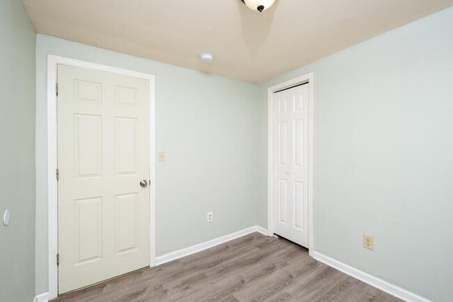 Building Photo - 114 Ida St