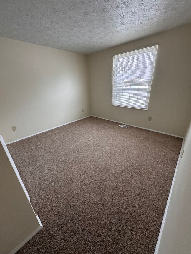 Building Photo - 300 Pegotty Ct NE