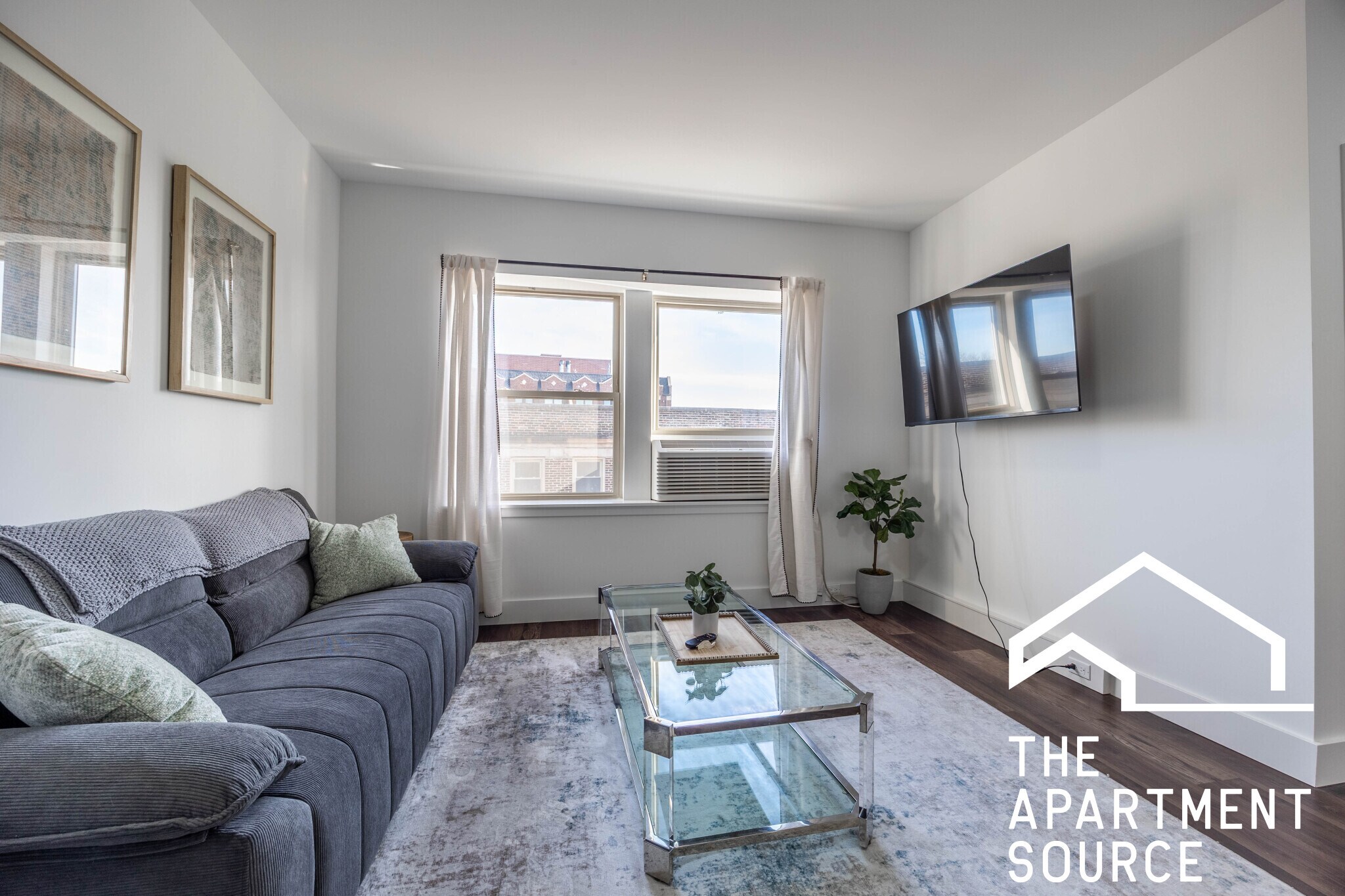 Building Photo - 1555 W Hollywood Ave