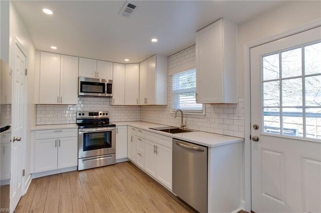 Building Photo - 3746 Pendleton Ave