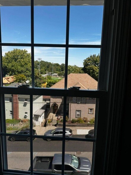 Building Photo - 34 Ashland St