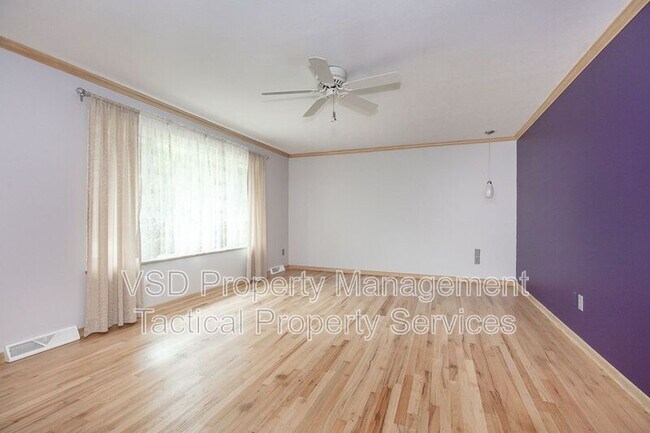 Building Photo - 6188 Cabrini Ln