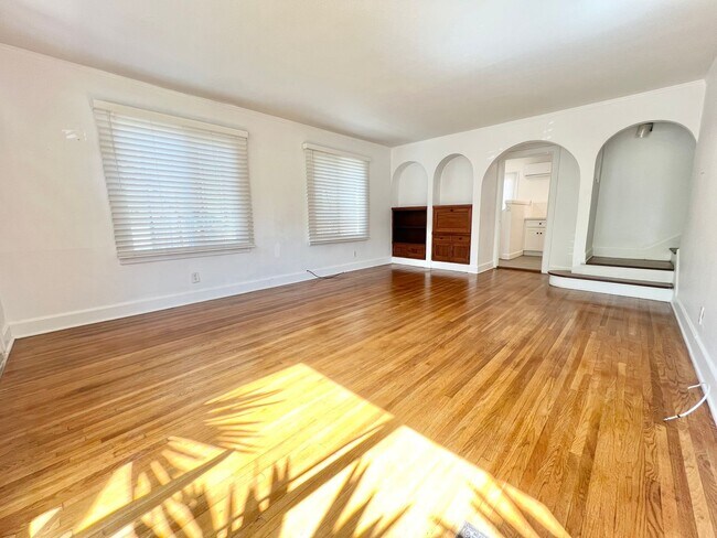 Building Photo - 45 65th Pl
