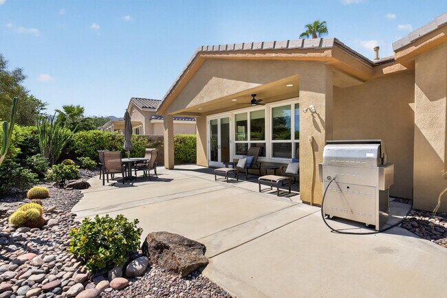Building Photo - 60440 Juniper Ln