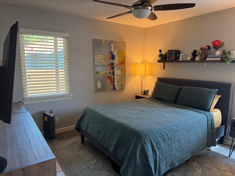 First bedroom - 3312 S Oak Dr