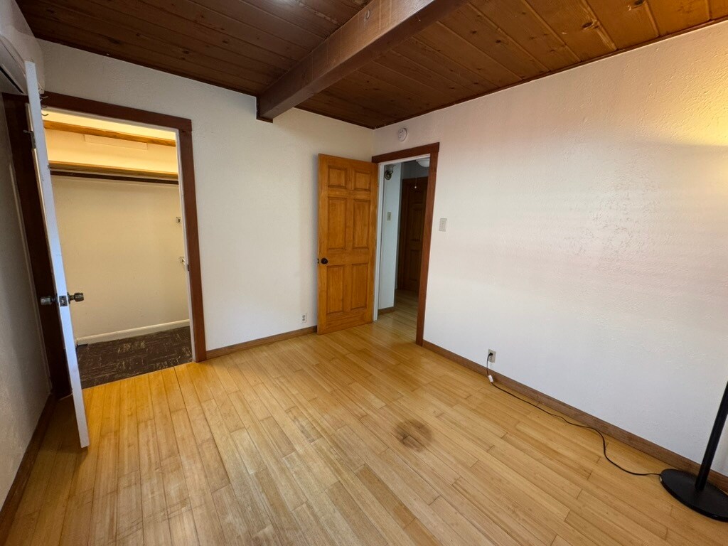 Building Photo - 3819 Linden Ln