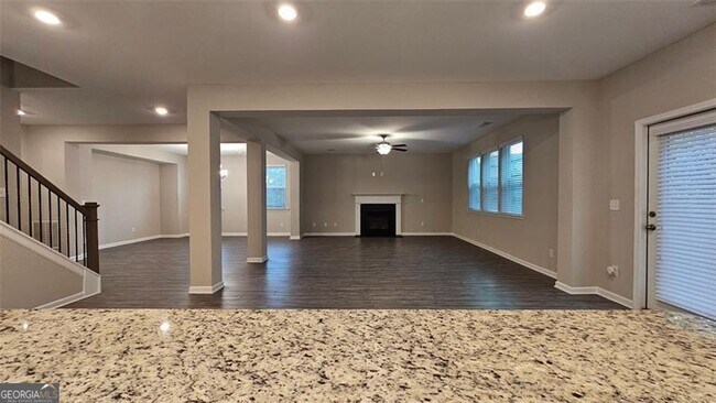 Building Photo - 4457 Waxwing St