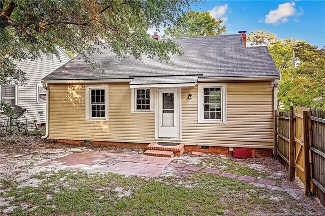 Building Photo - 727 Greenland Dr