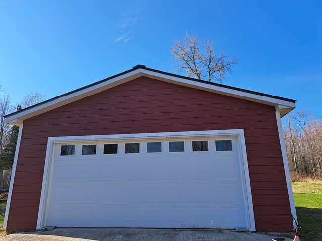 Building Photo - 9374 Alango Rd