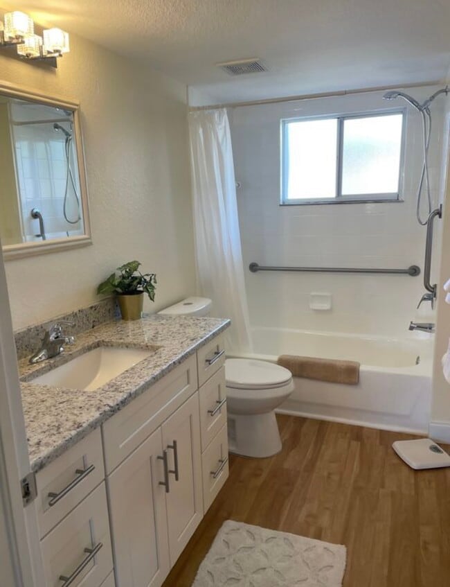 Building Photo - 8264 Key Royal Cir