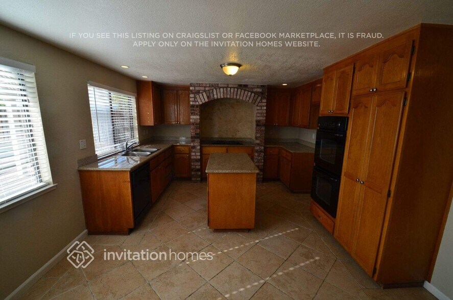 Building Photo - 4436 Deerfield Dr