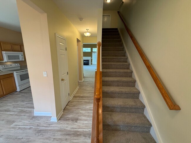 Building Photo - 232 Hadley Commons Dr
