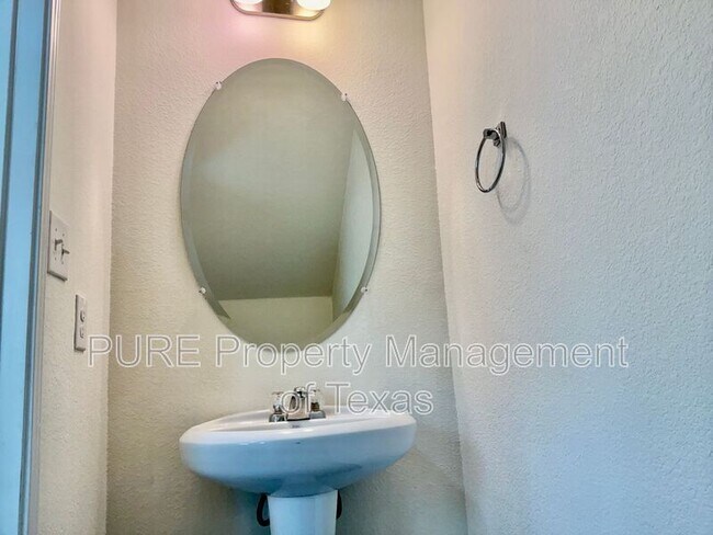 Building Photo - 417 Cinnamon Teal Ln