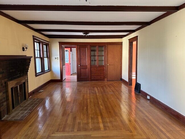 Building Photo - 45 Randlett St