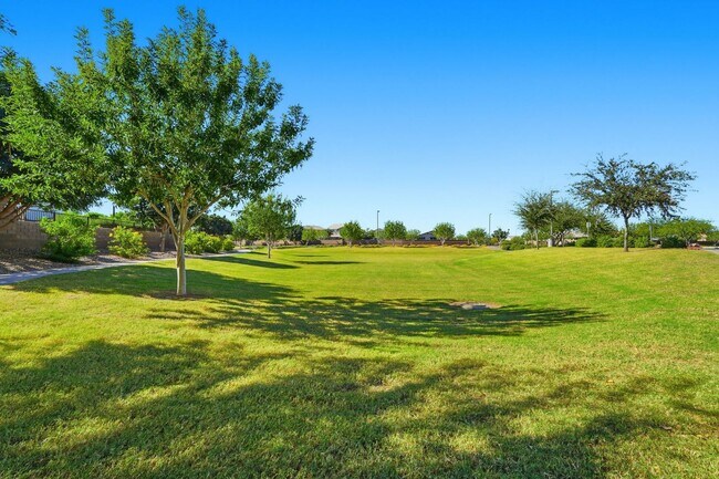 Building Photo - Gated Community Amazing ameneties