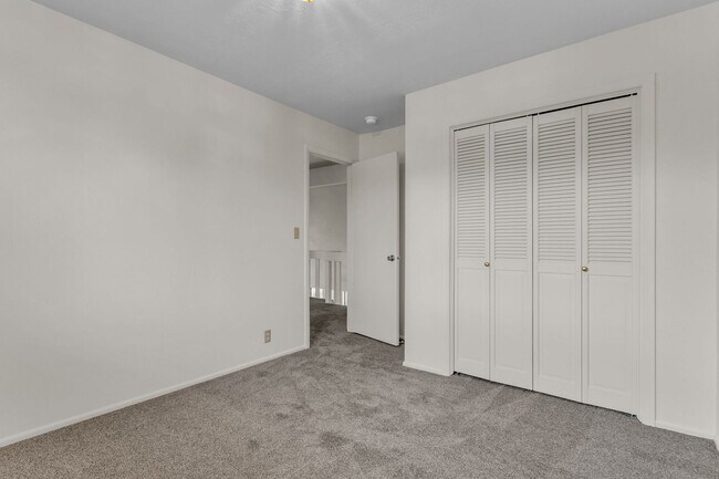 Building Photo - Prime Park Meadows Home