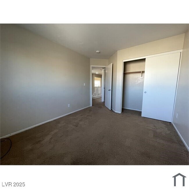 Building Photo - 909 E Malibu Sands Ave