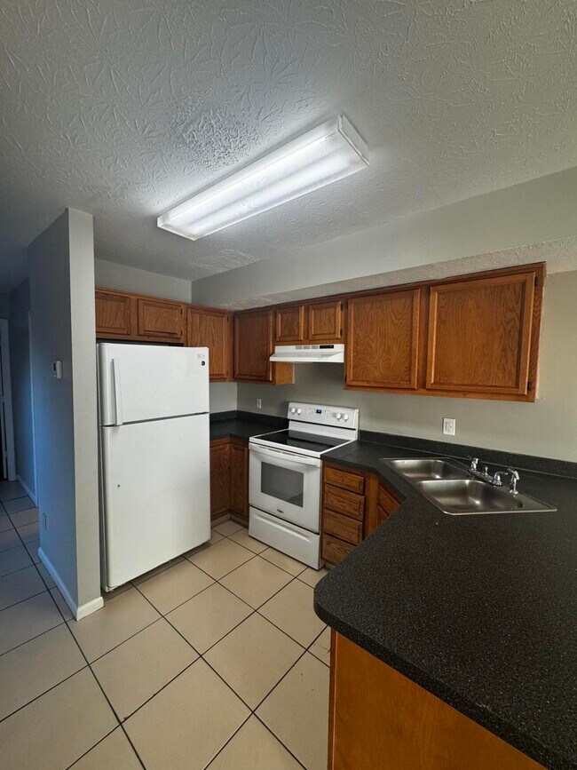 Building Photo - 230 Mousas Way