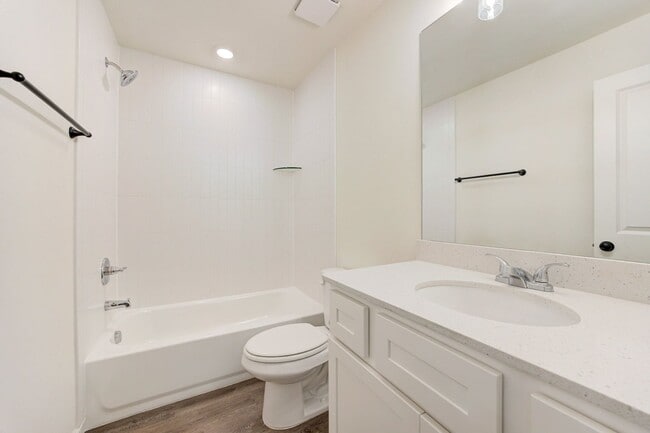 Building Photo - New Construction-Never Lived in Duplex, Pe...
