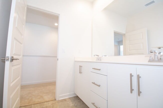 Building Photo - 7039 Mallow Dr