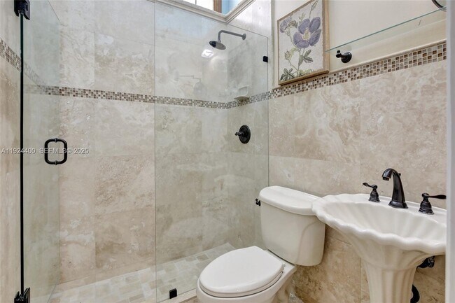 Building Photo - 9862 SW 145th Pl