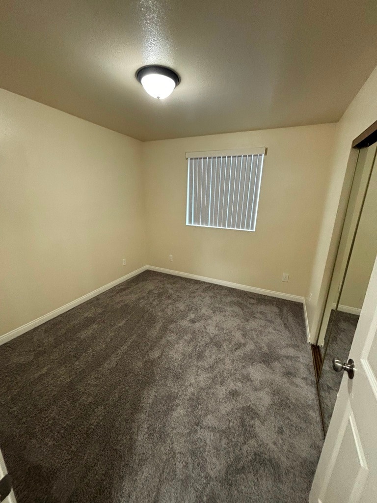 Building Photo - 214 E 97th St