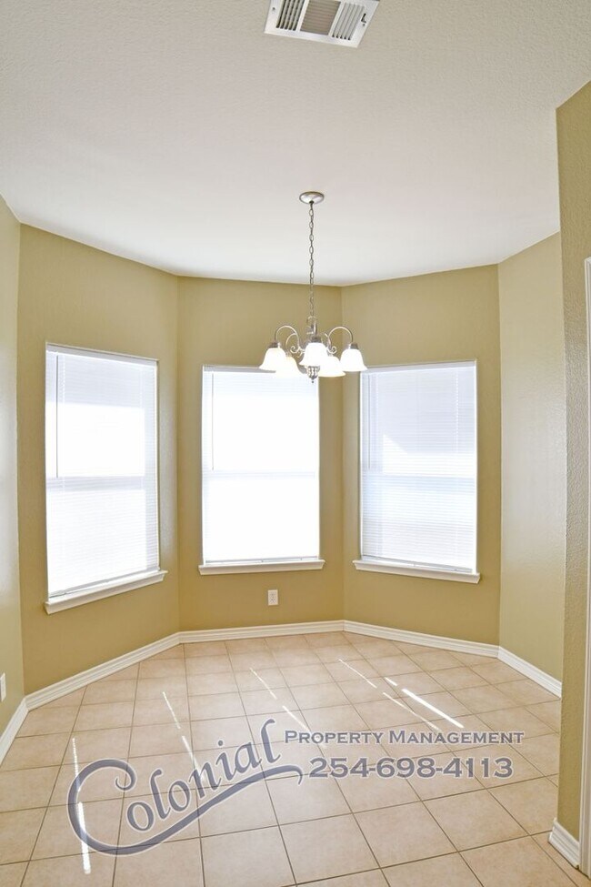 Building Photo - AVAILABLE SOON!