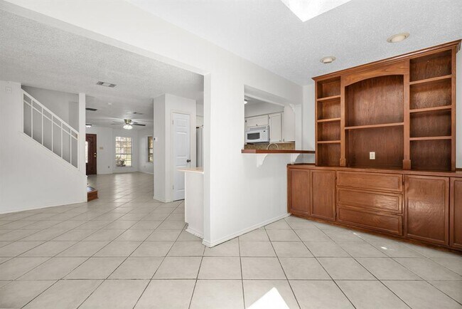 Building Photo - 13313 Black Canyon Dr