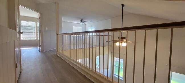 Building Photo - 2505 Winslow Dr