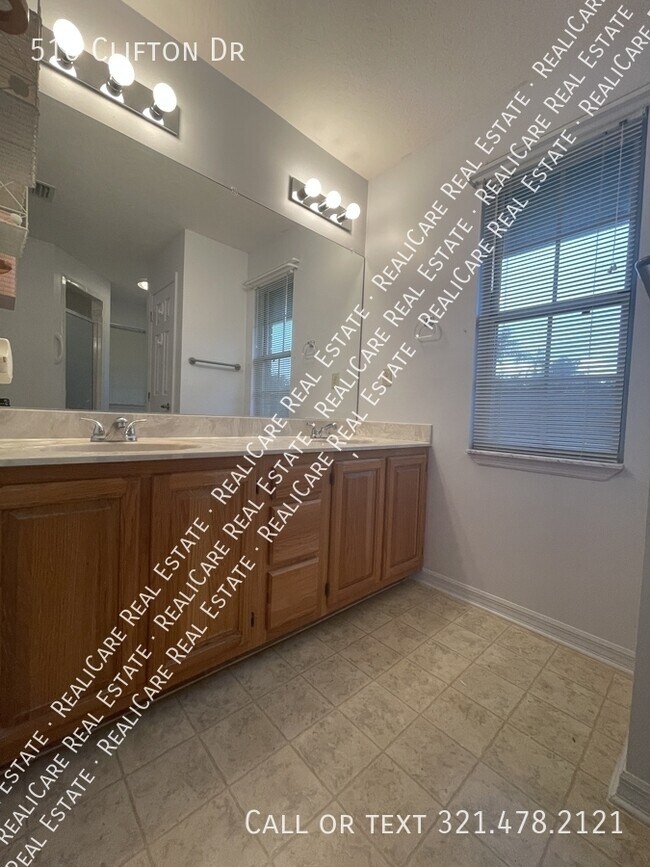 Building Photo - 510 Clifton Dr