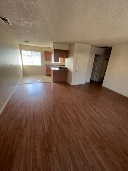 Building Photo - 200 W Caldwell Ave