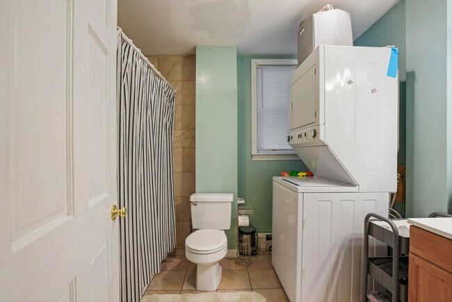 Building Photo - Great Mission Hill 4 bed