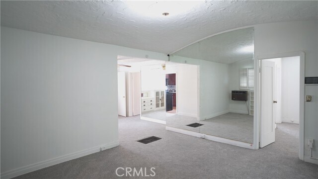 Building Photo - 214 E 92nd St