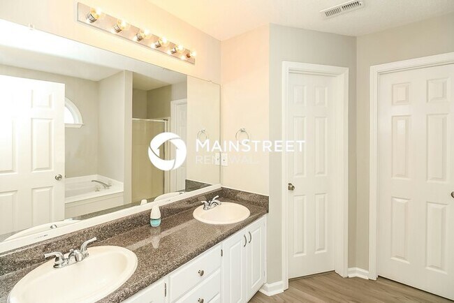 Building Photo - 3 Bedroom Pet-Friendly Home in College Park, GA with Main Street Renewal
