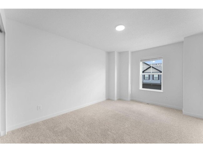 Building Photo - Brand New, New Construction! 3 Bed/2.5 Bat...