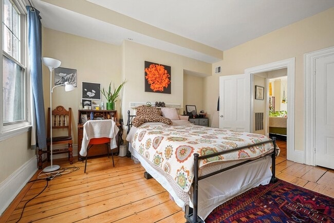 Building Photo - 104 E Brookline St