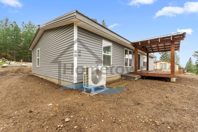 Building Photo - 3 Bedroom 2 Bathroom Home in a Rustic Setting with Mountain Views Available in Blanchard!