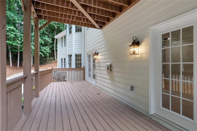 Building Photo - 210 Aerie Ct