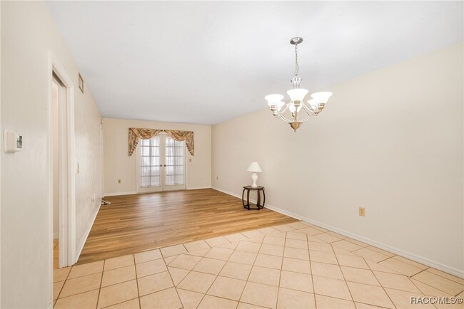 Building Photo - 210 E Glassboro Ct