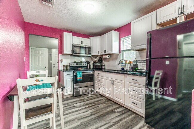 Building Photo - 2735 Pecan Valley Dr